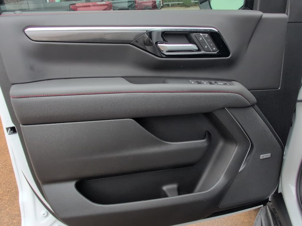 New 2026 Chevrolet Suburban RST w/ RST Capability Package AWD/4WD image 17