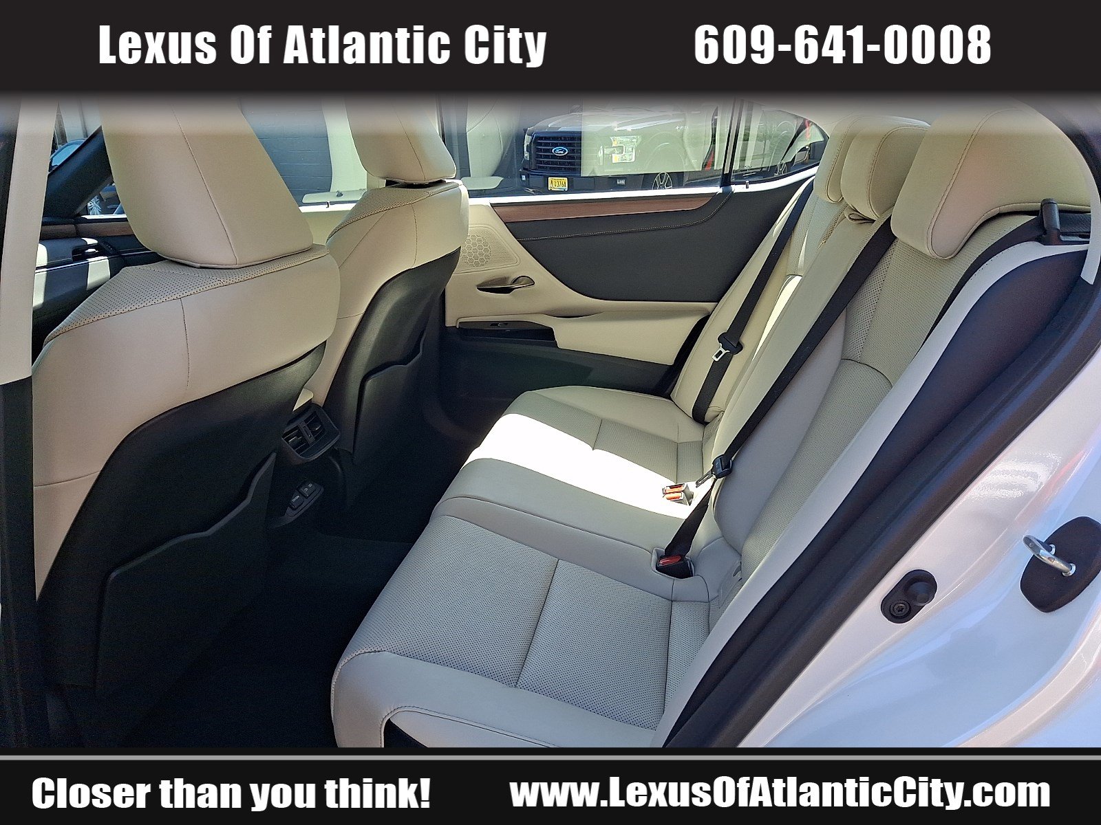 Used 2025 Lexus ES 350 w/ Premium Package FWD image 10