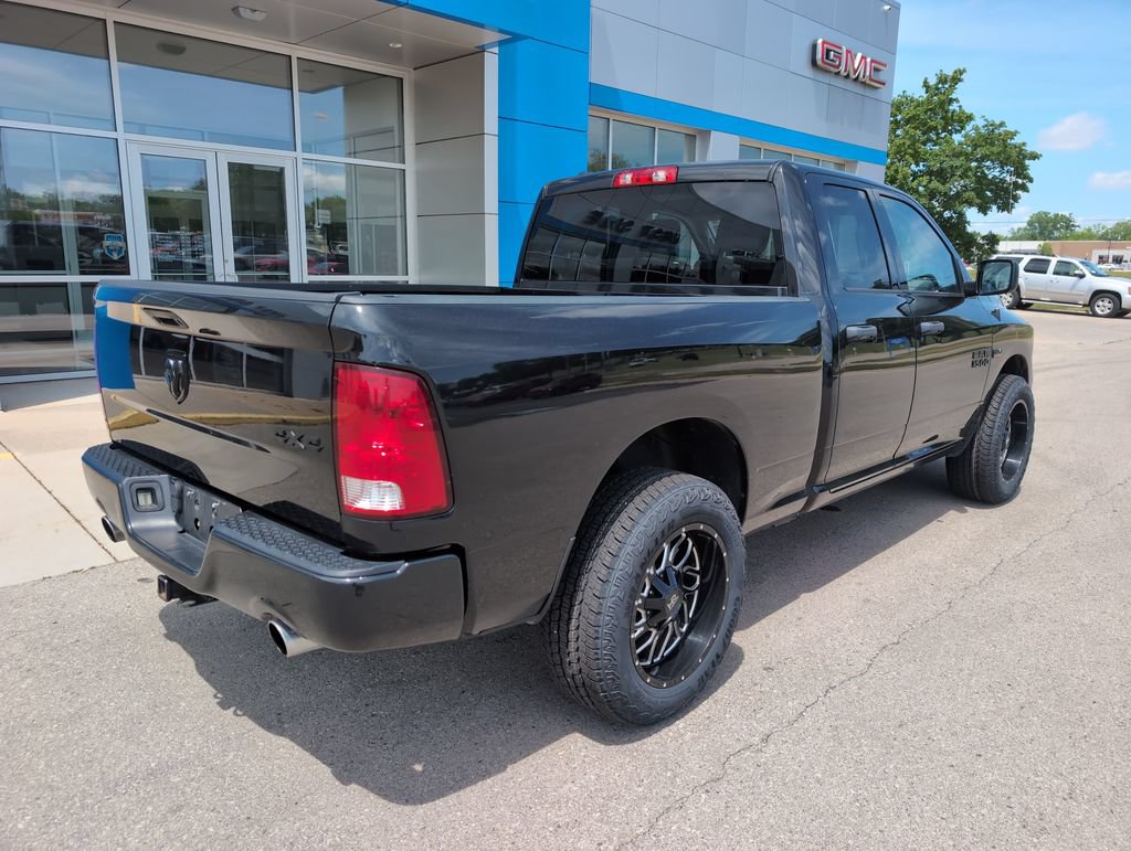 Used 2018 RAM 1500 Express w/ Black Ram 1500 Express Group AWD/4WD image 8