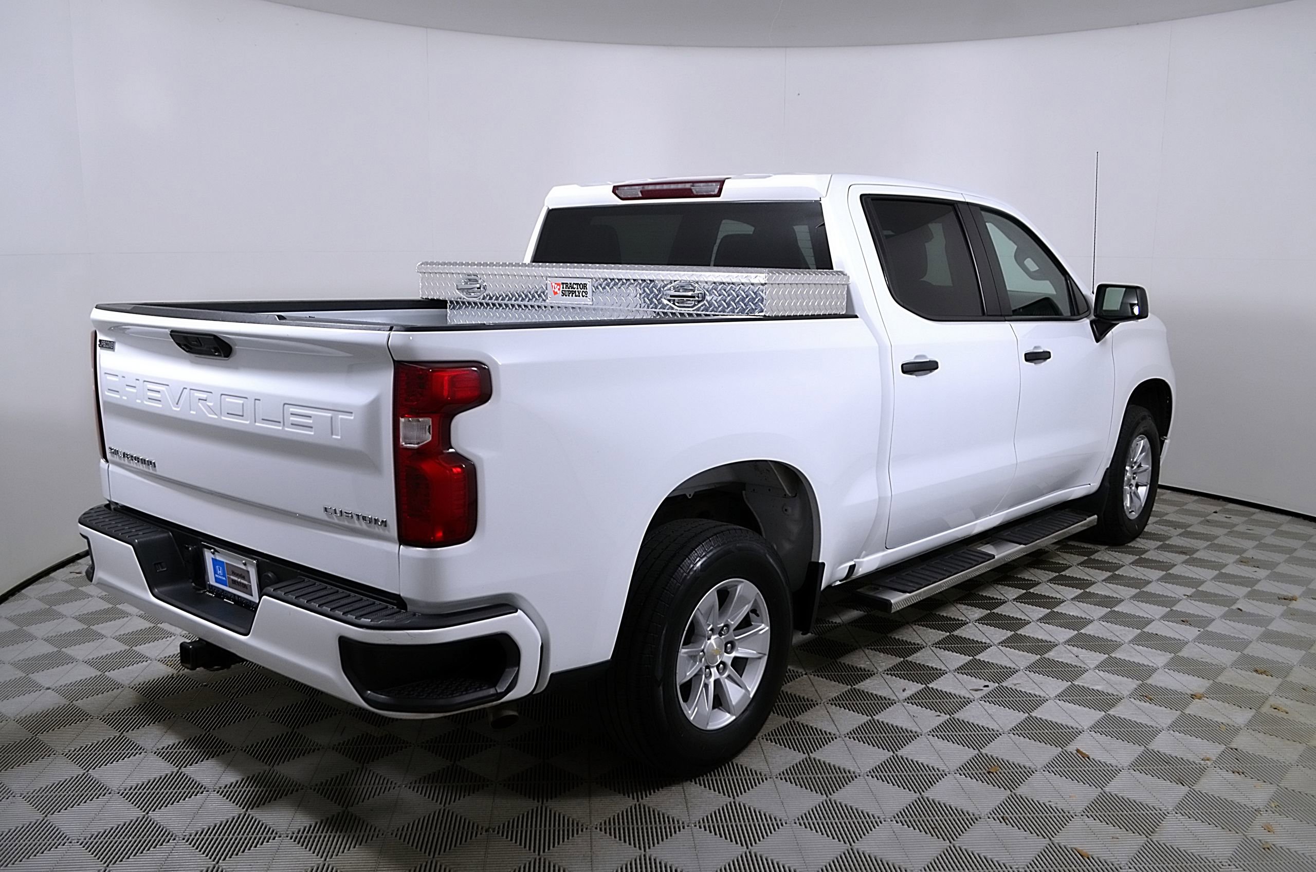 Used 2024 Chevrolet Silverado 1500 Custom RWD image 8