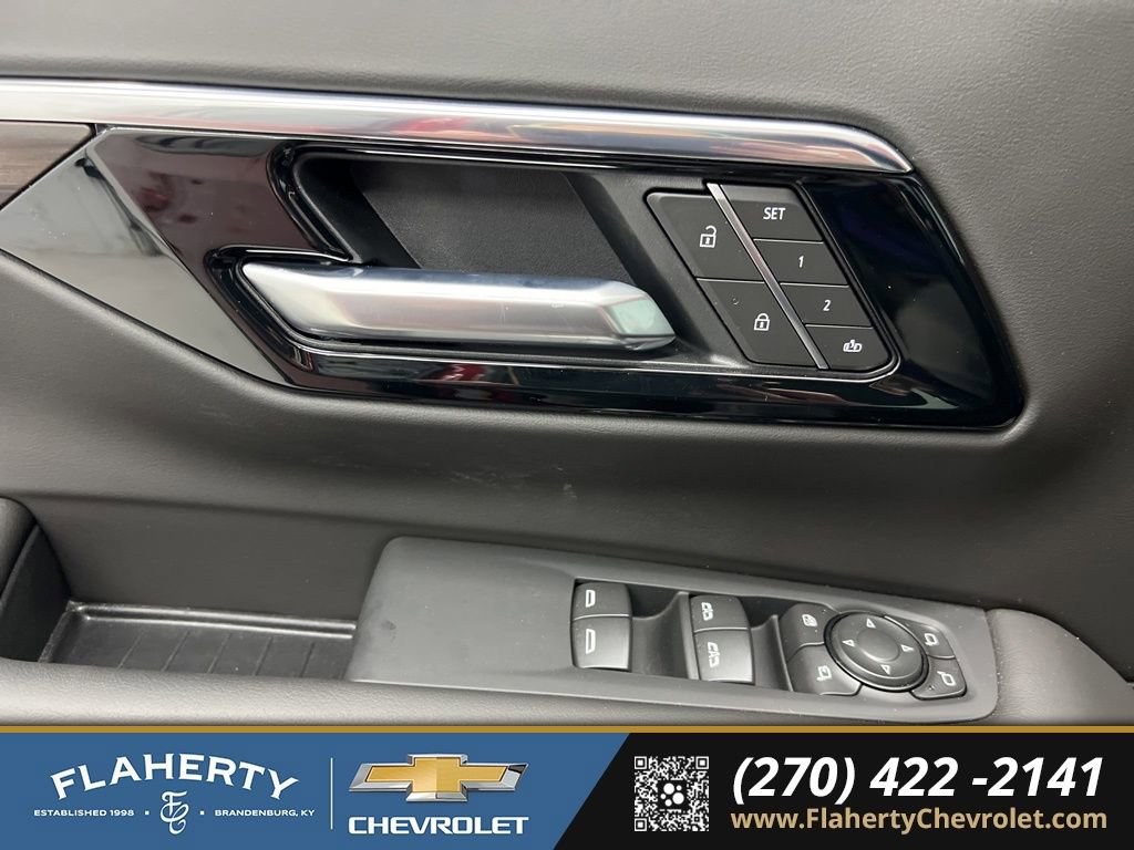 Used 2025 Chevrolet Tahoe Z71 w/ Comfort Package image 22