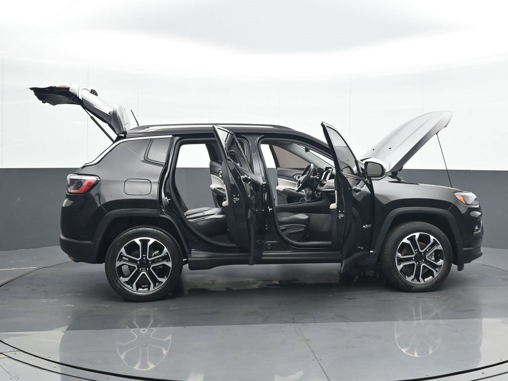 Used 2022 Jeep Compass Limited image 26