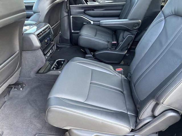 Used 2022 Jeep Wagoneer Series III w/ Flexible Seating Group image 10