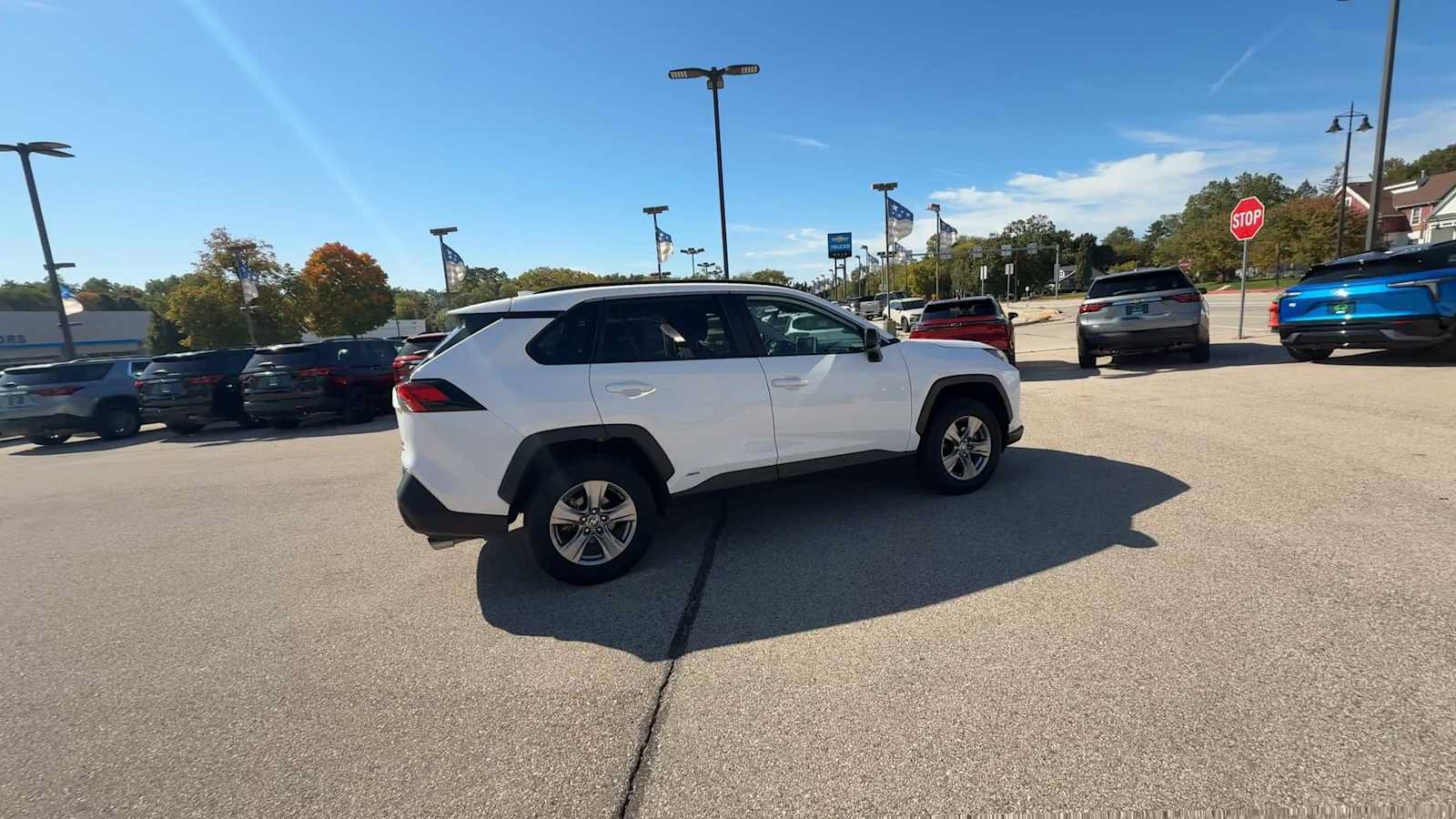 Used 2025 Toyota RAV4 LE AWD/4WD image 8