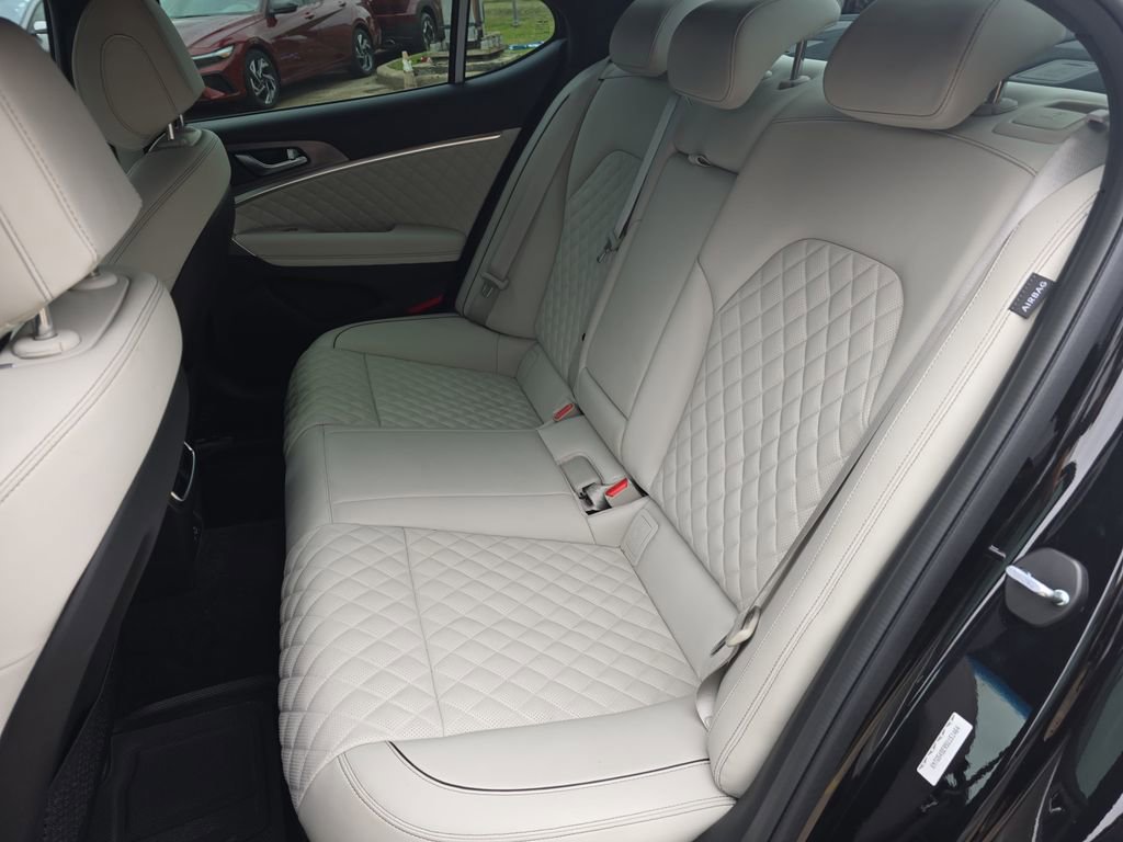 Used 2025 Genesis G70 3.3T Advanced w/ Sport Prestige Package image 14