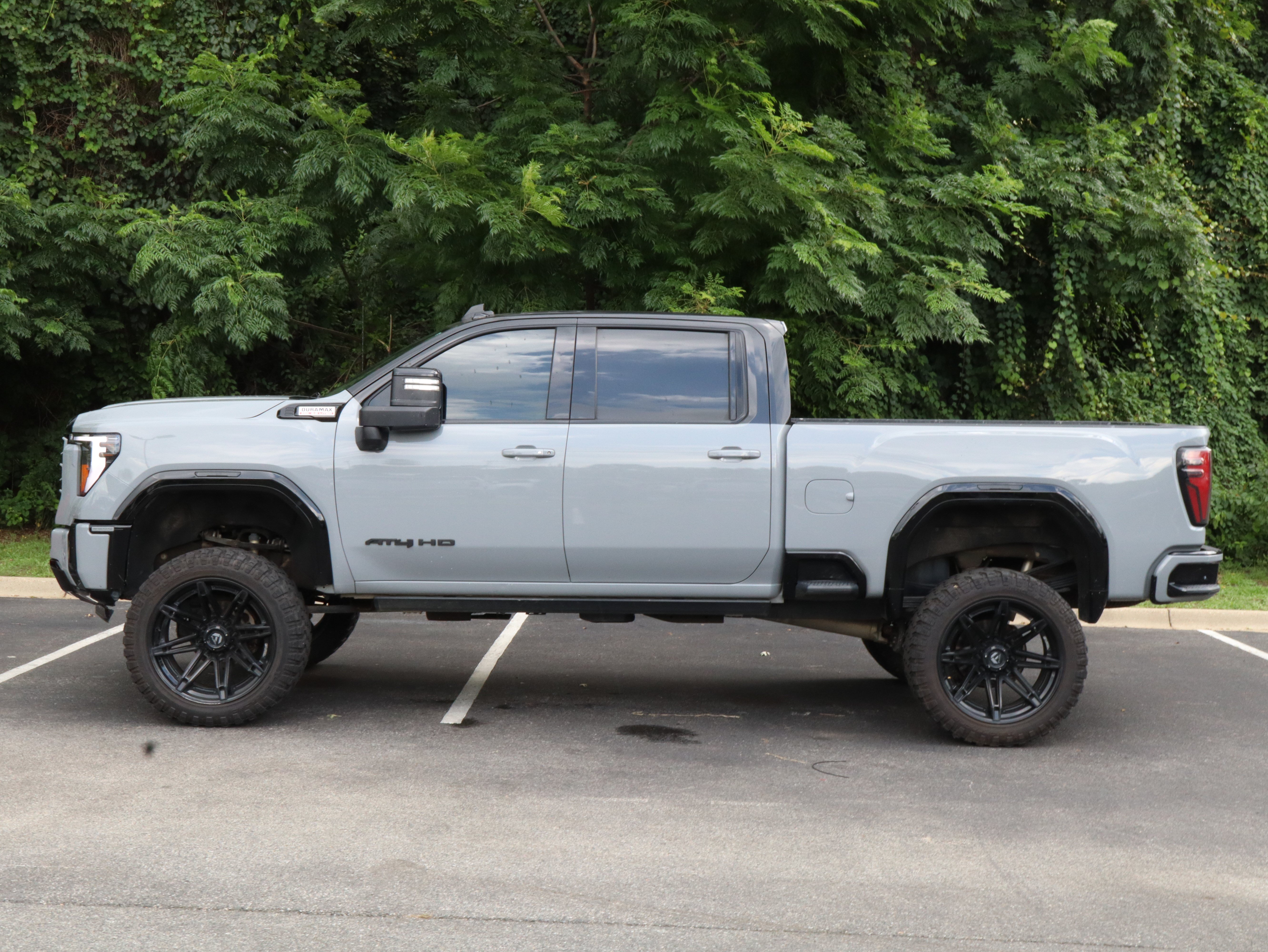 Used 2024 GMC Sierra 3500 AT4 w/ AT4 Premium Plus Package AWD/4WD image 6