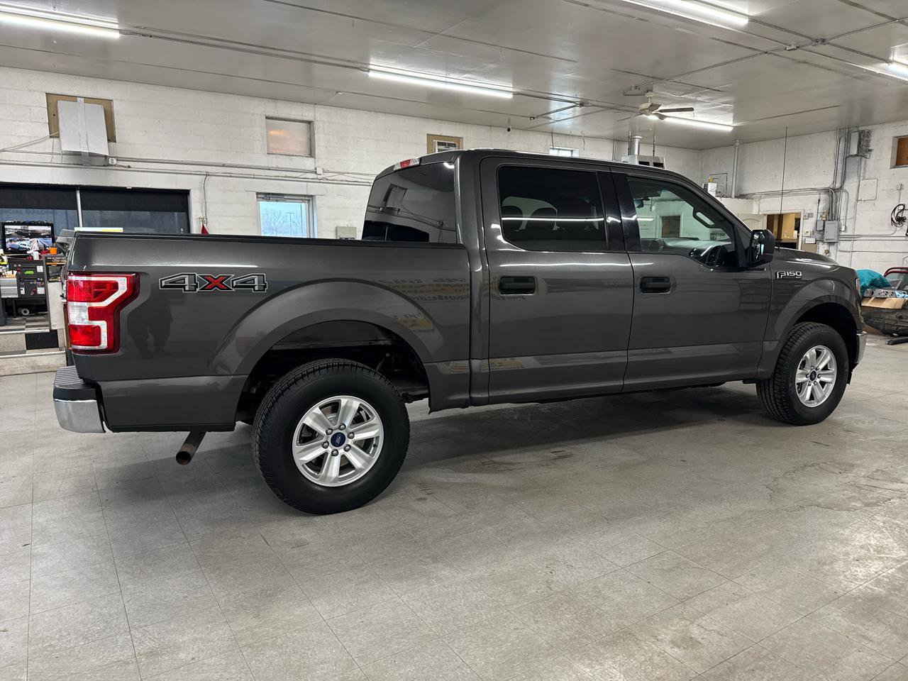 Used 2018 Ford F150 XLT image 4