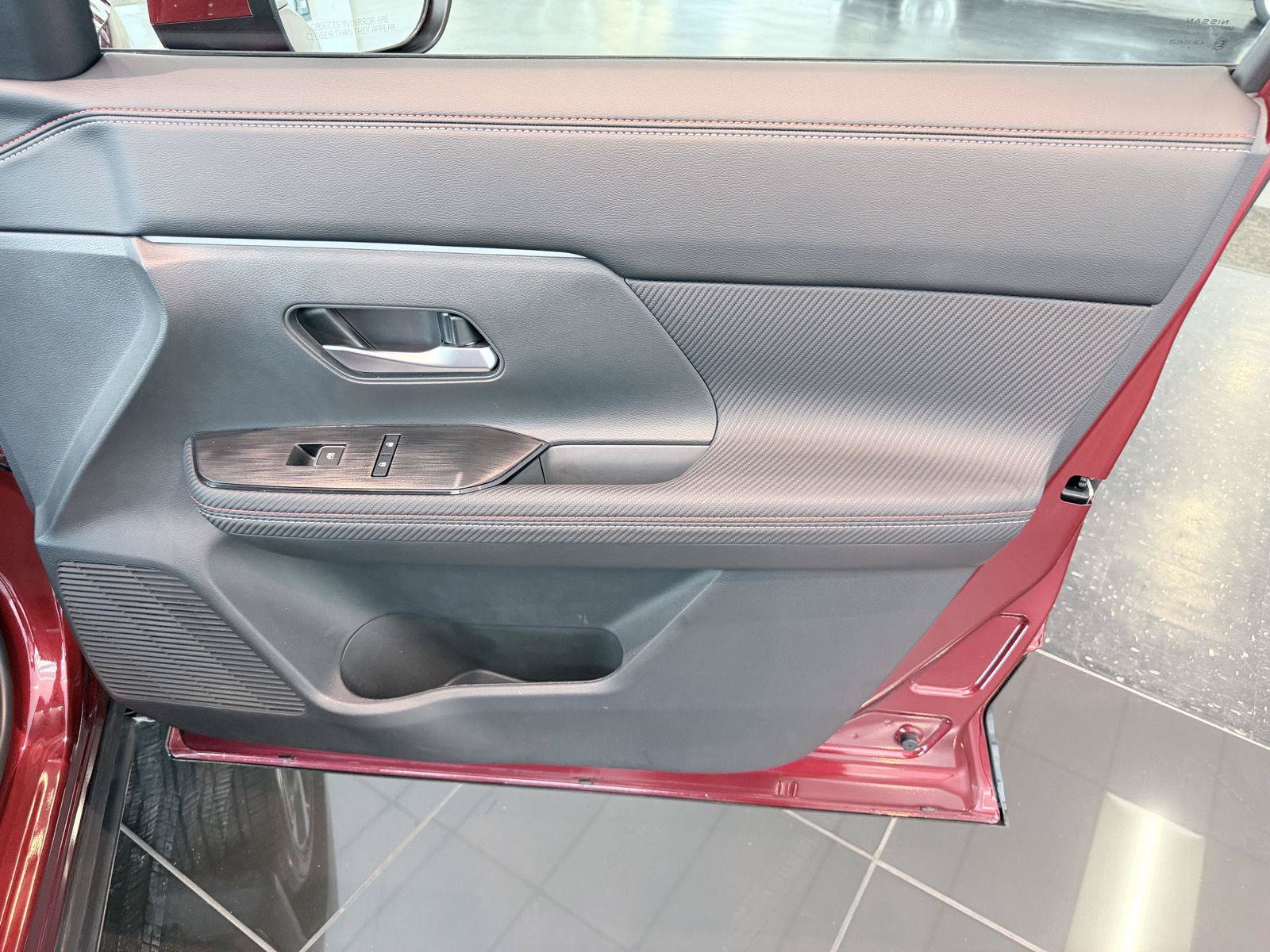 Used 2025 Nissan Kicks SR AWD/4WD image 27