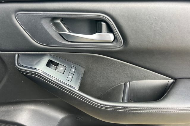 Used 2024 Nissan Rogue SV image 22