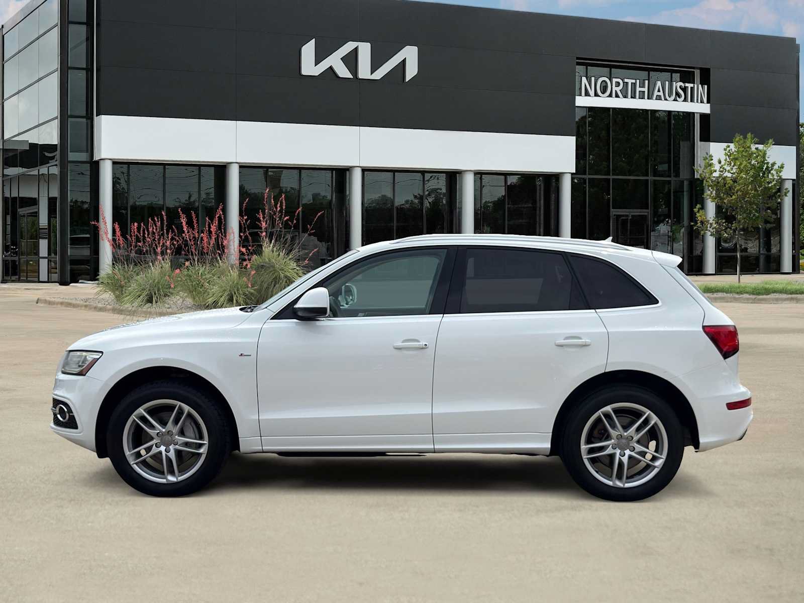 Used 2013 Audi Q5 3.0T Prestige AWD/4WD image 8