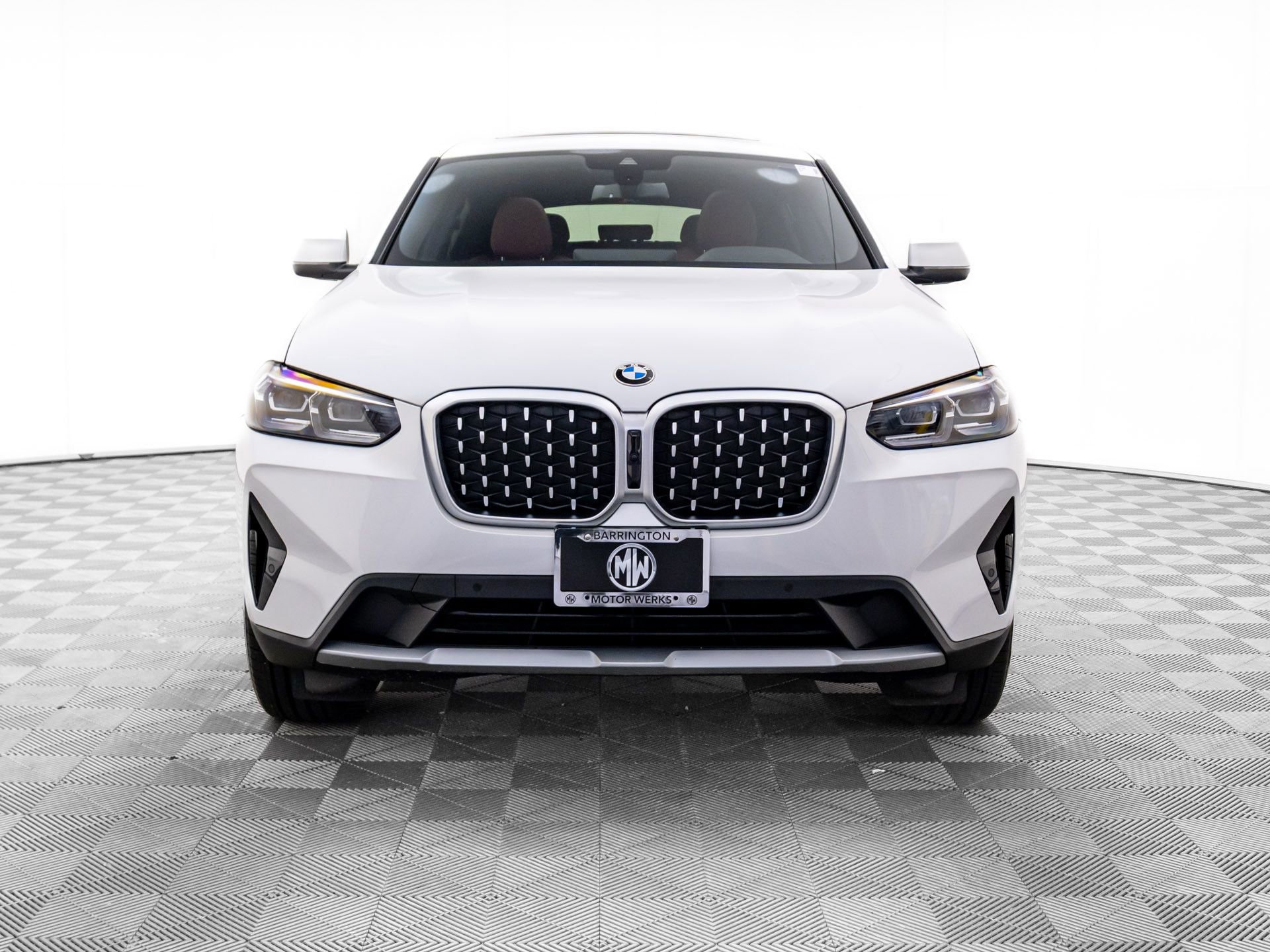 Certified 2025 BMW X4 xDrive30i w/ Premium Package image 9