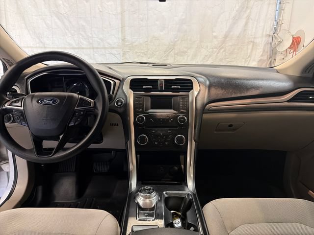Used 2018 Ford Fusion SE FWD image 14