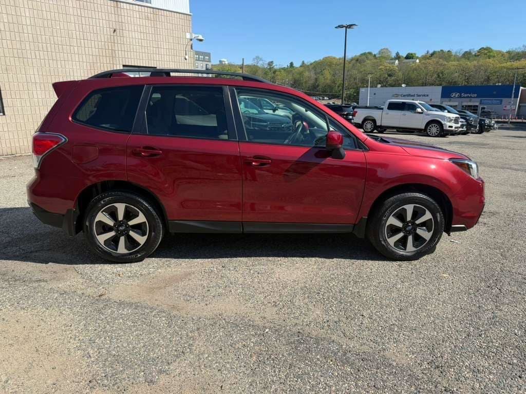 Used 2017 Subaru Forester 2.5i Premium AWD/4WD image 8