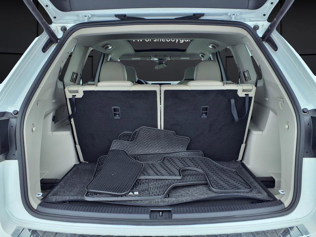 Used 2024 Volkswagen Atlas SEL Premium R-Line image 7