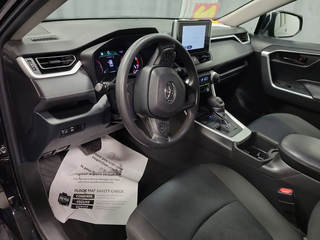 Used 2023 Toyota RAV4 LE image 13