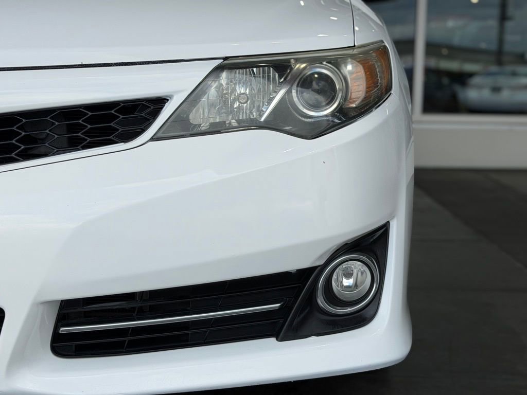 Used 2014 Toyota Camry SE FWD image 5