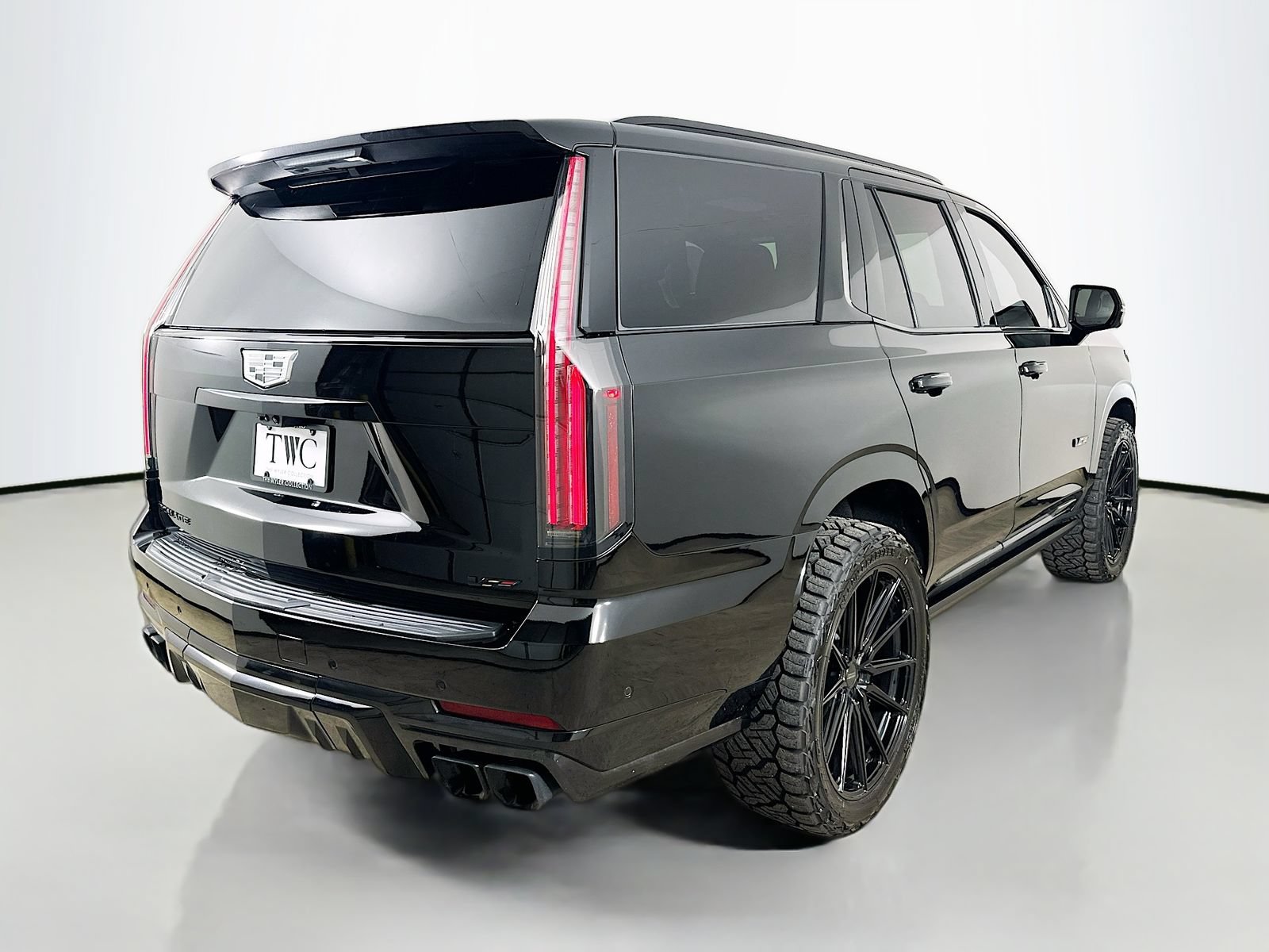 Used 2026 Cadillac Escalade V AWD/4WD image 5