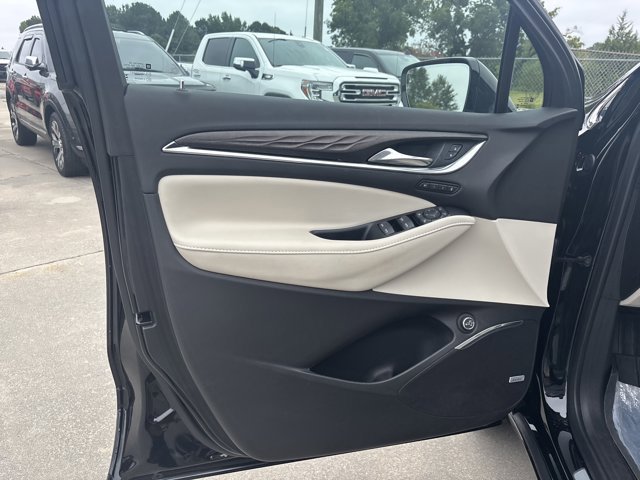 Used 2023 Buick Enclave Avenir w/ Avenir Technology Package image 11