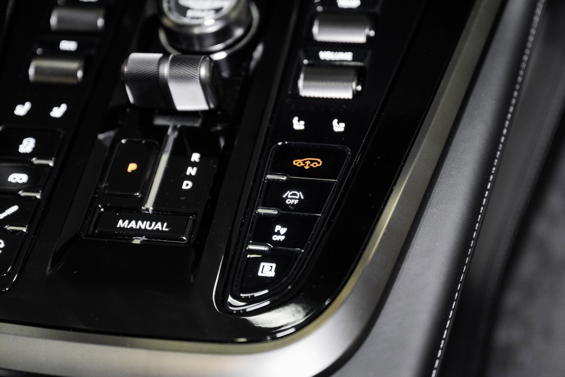 New 2026 Aston Martin DBX S AWD/4WD image 39