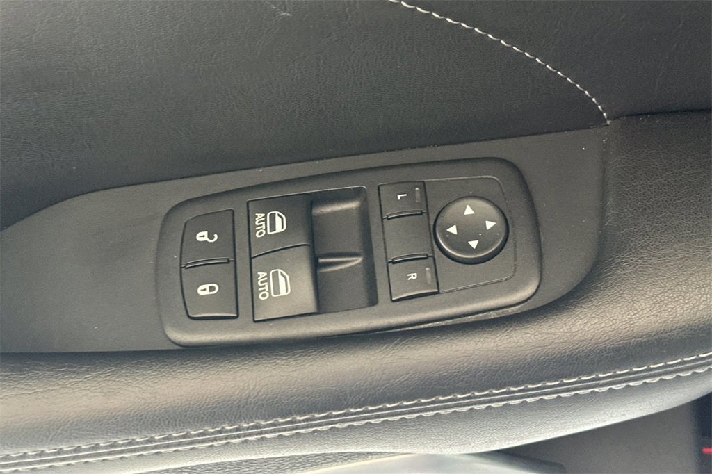 Used 2018 Dodge Challenger R/T Scat Pack w/ Leather Interior Group image 15