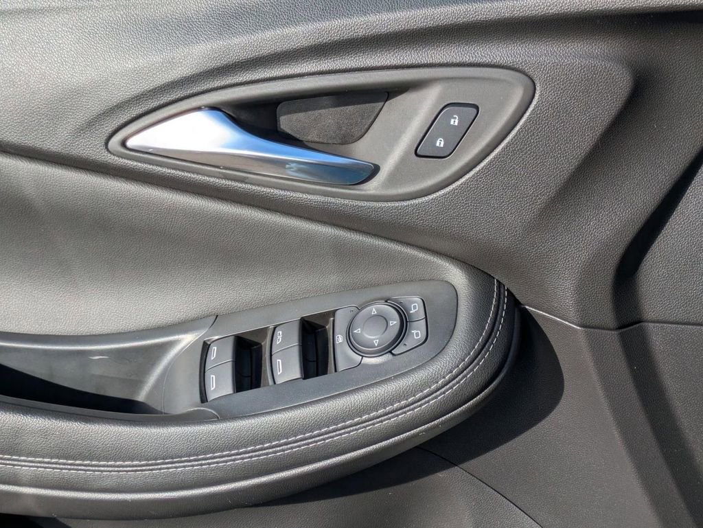 Used 2025 Buick Encore GX Preferred FWD image 14