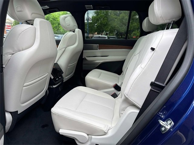 New 2026 Cadillac Vistiq Sport w/ LPO, Floor Liner Package image 12