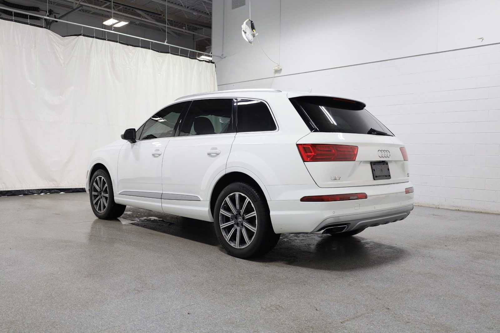 Used 2017 Audi Q7 3.0T Prestige AWD/4WD image 3
