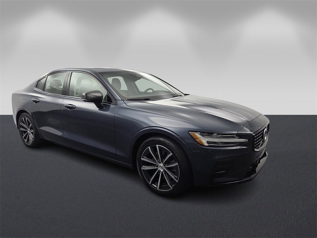 Used 2022 Volvo S60 B5 Momentum