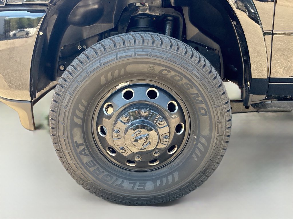 Used 2025 RAM 3500 Limited AWD/4WD image 31