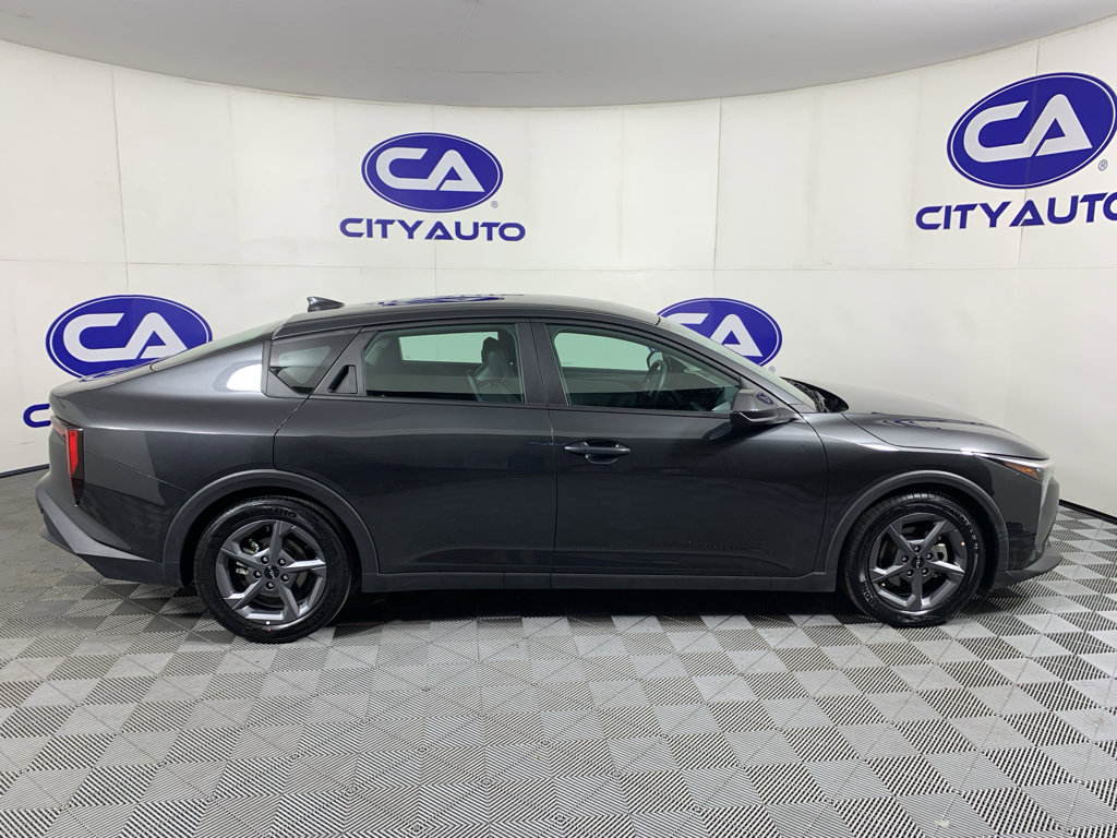 Used 2025 Kia K4 FWD image 2