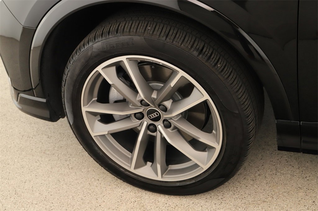 Certified 2025 Audi Q3 2.0T Premium w/ Convenience Package image 32