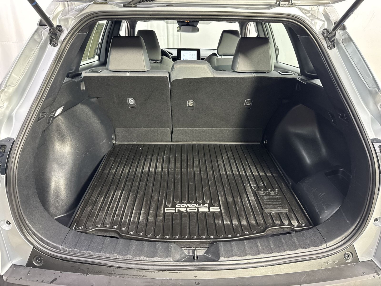 Used 2024 Toyota Corolla Cross AWD Hybrid image 37