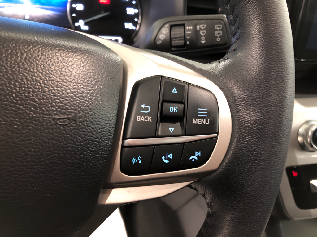 Used 2024 Ford Explorer XLT AWD/4WD image 22