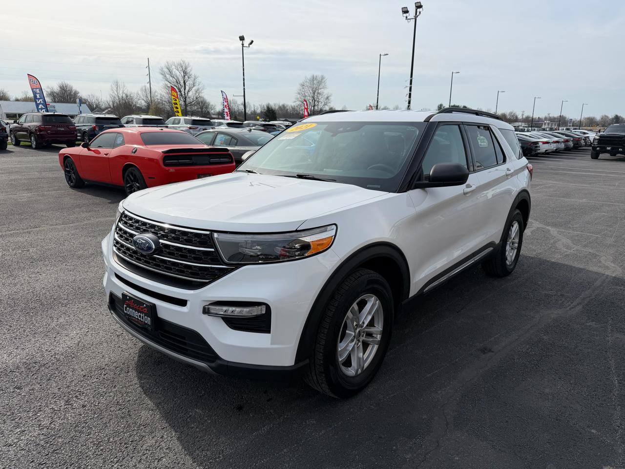 Used 2021 Ford Explorer XLT w/ Equipment Group 202A image 10