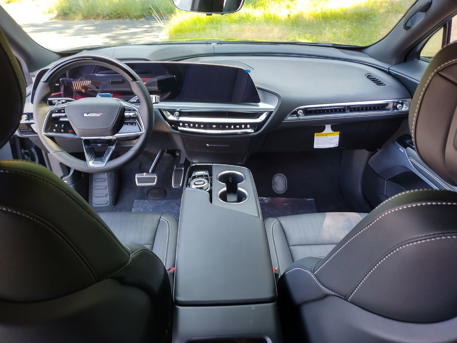 New 2026 Cadillac Lyriq V w/ LPO, Bronce Accent Package image 12