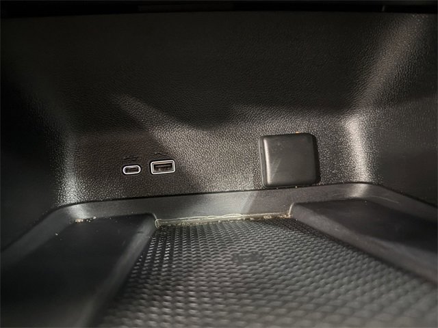 Certified 2025 Chevrolet Traverse LT image 30