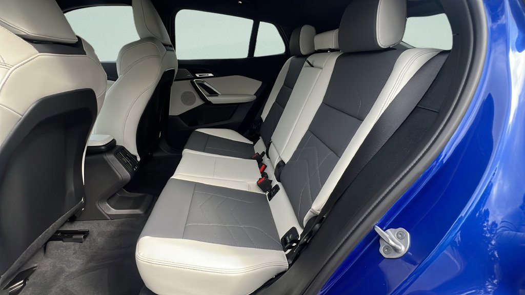New 2027 BMW X2 xDrive28i w/ Technology Package AWD/4WD image 9