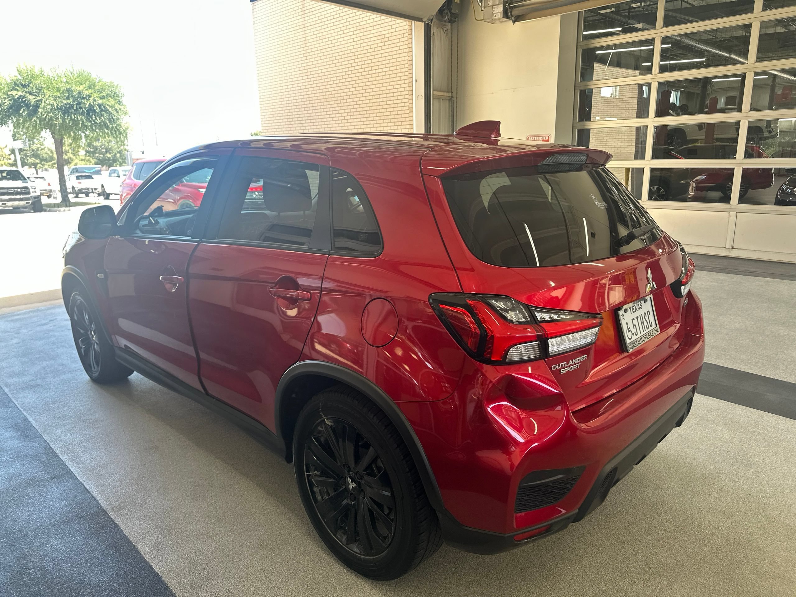 Used 2022 Mitsubishi Outlander Sport LE AWD/4WD image 4