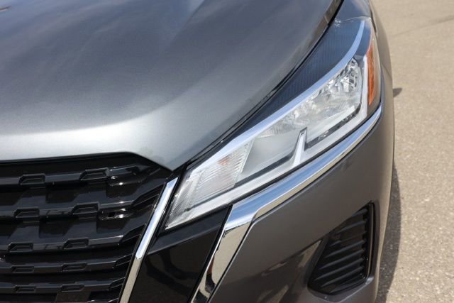 New 2025 Nissan Kicks Play S image 10