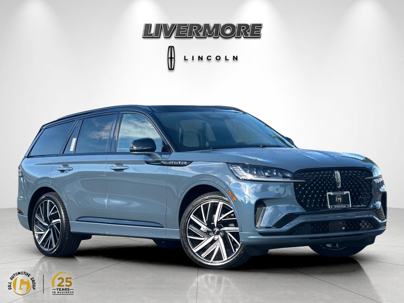 New 2026 Lincoln Aviator Black Label w/ Black Label Special Edition AWD/4WD image 1