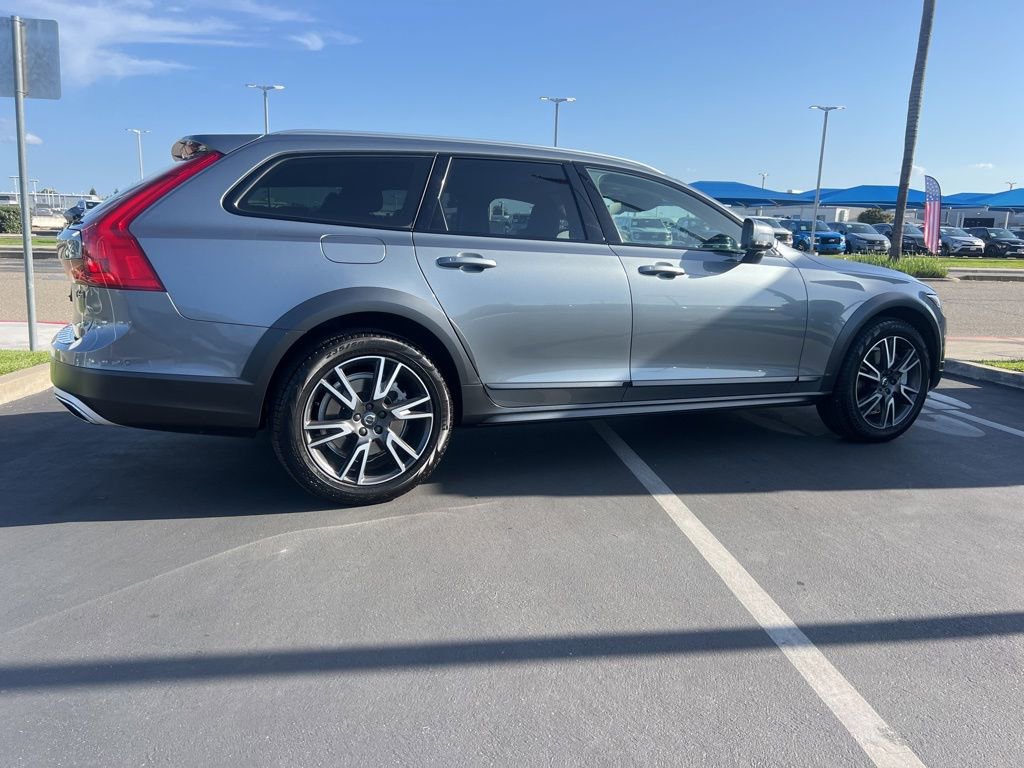 Used 2017 Volvo V90 T6 Cross Country AWD/4WD image 13
