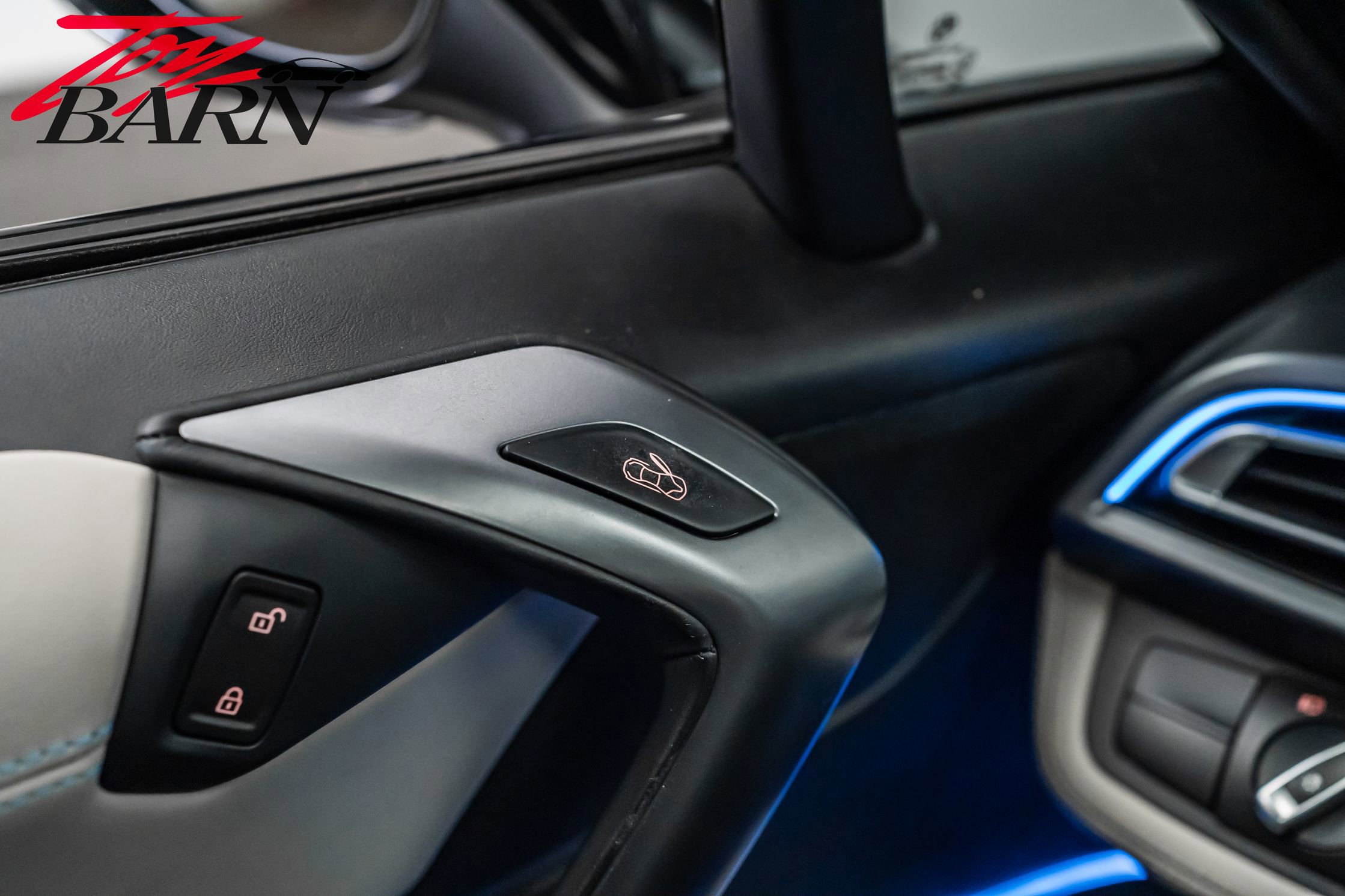 Used 2015 BMW i8 image 21