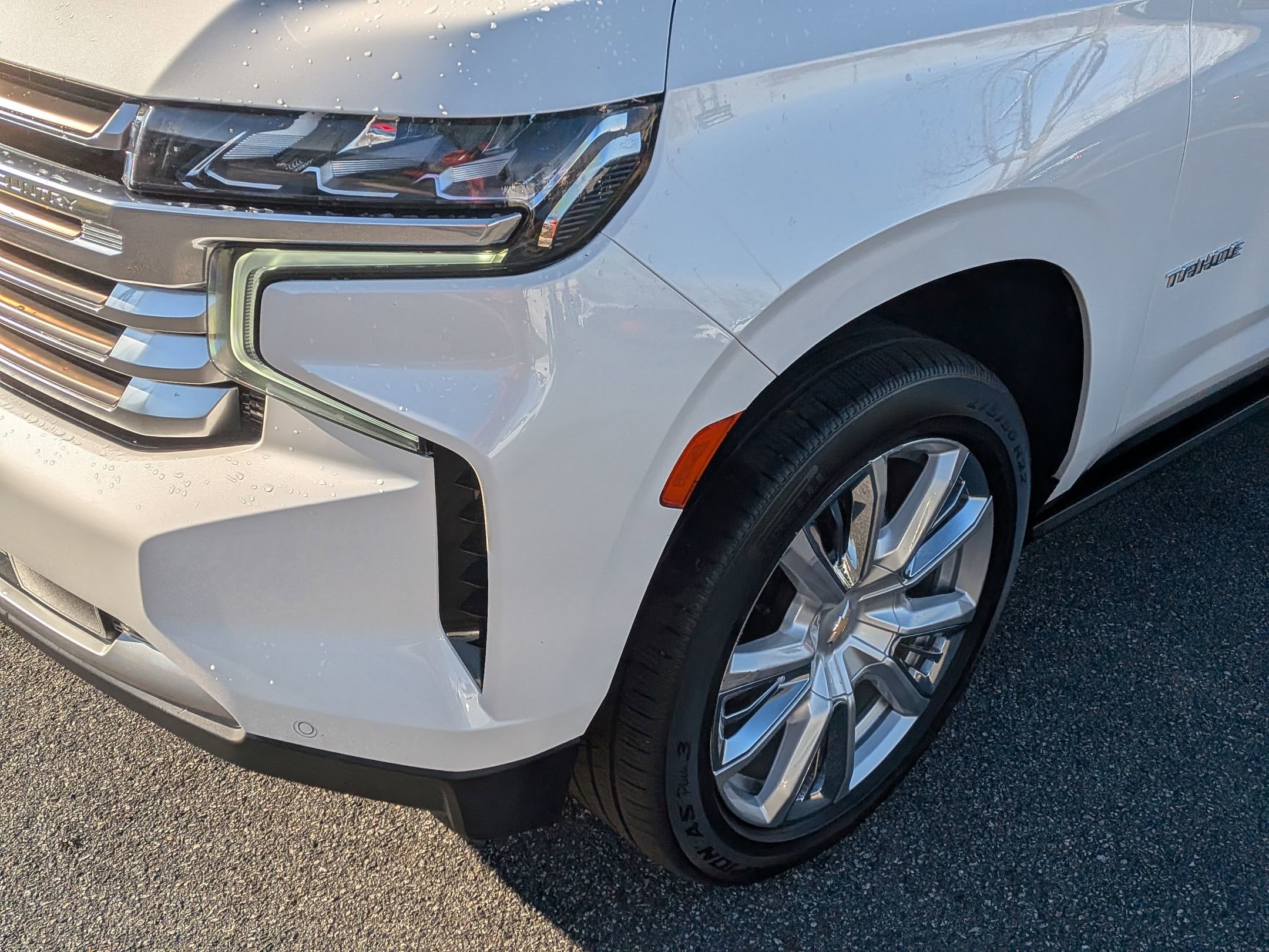 Used 2021 Chevrolet Tahoe High Country w/ Premium Package image 11