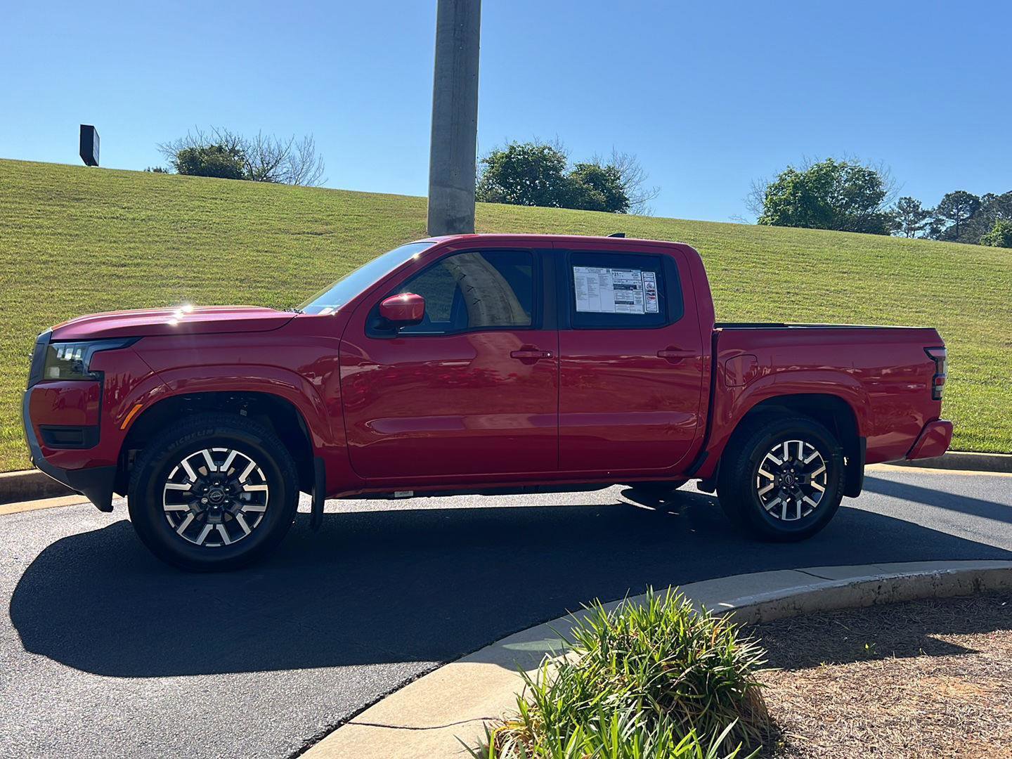 New 2026 Nissan Frontier SV w/ SV Convenience Package RWD image 3