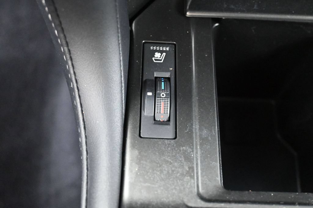 Used 2022 Lexus GX 460 w/ Black Line Special Edition AWD/4WD image 27