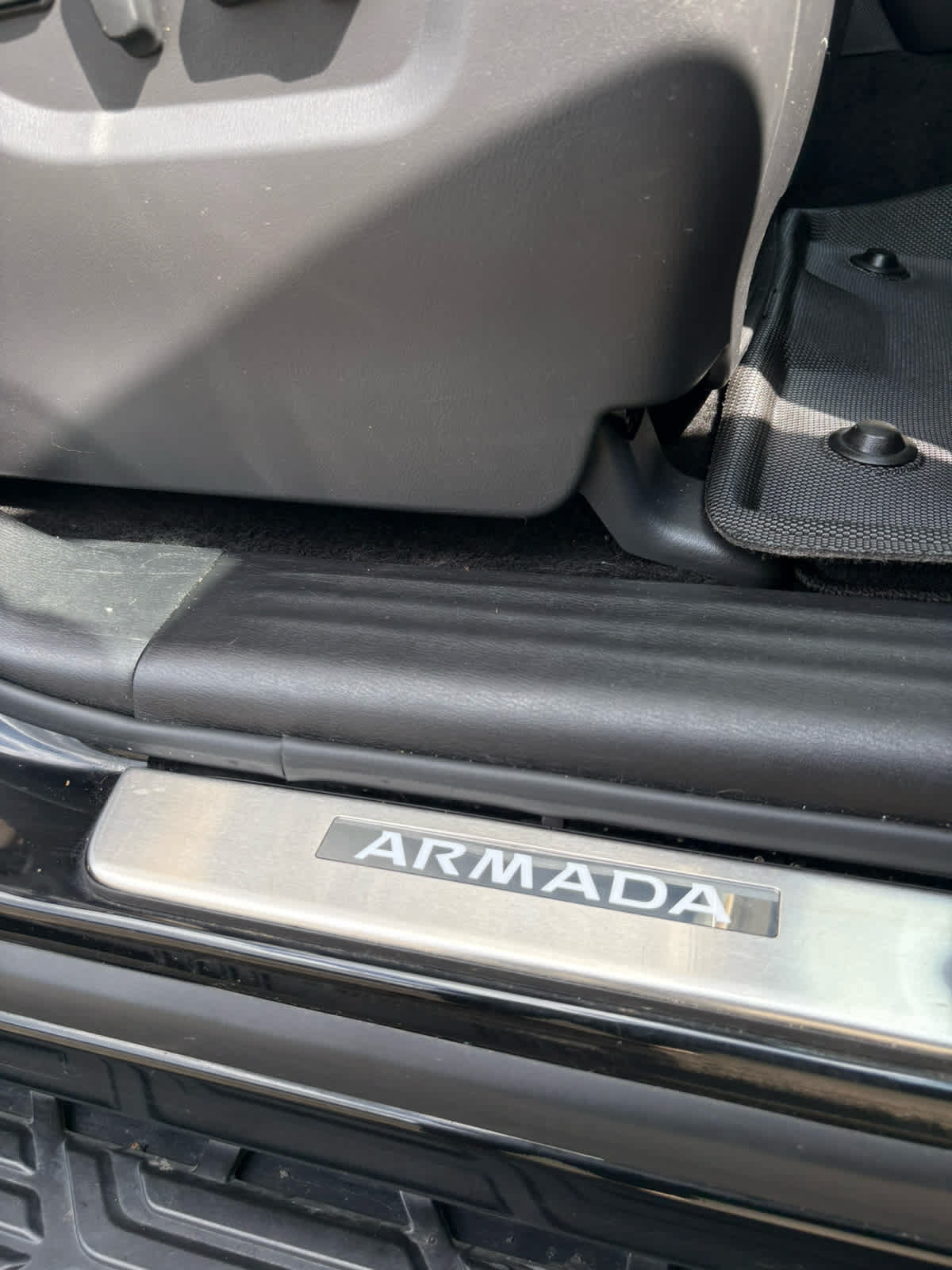 Used 2022 Nissan Armada Platinum w/ Captain's Chairs Package AWD/4WD image 13