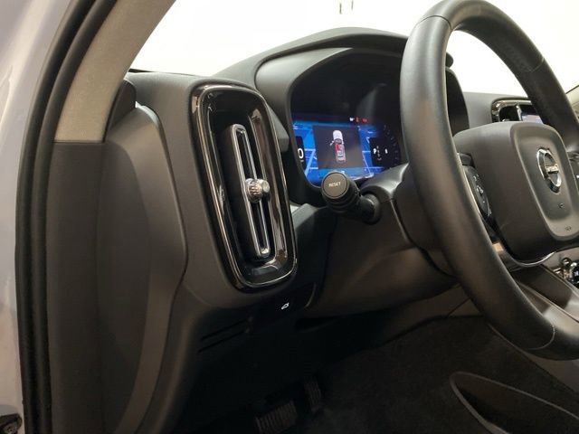 Used 2025 Volvo XC40 B5 Plus AWD/4WD image 36