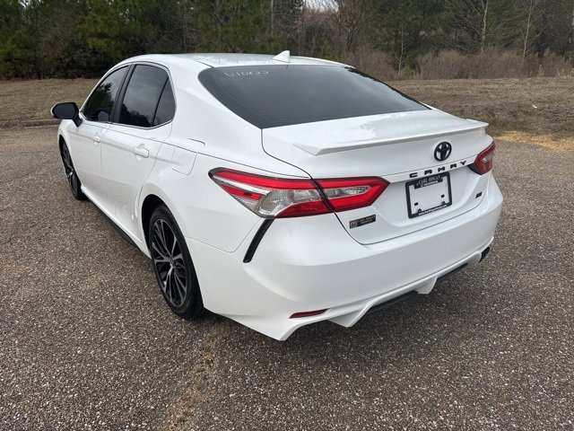 Used 2020 Toyota Camry SE image 4