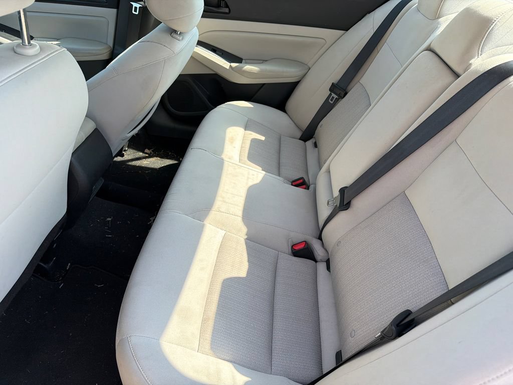 Used 2025 Nissan Altima 2.5 SV FWD image 16