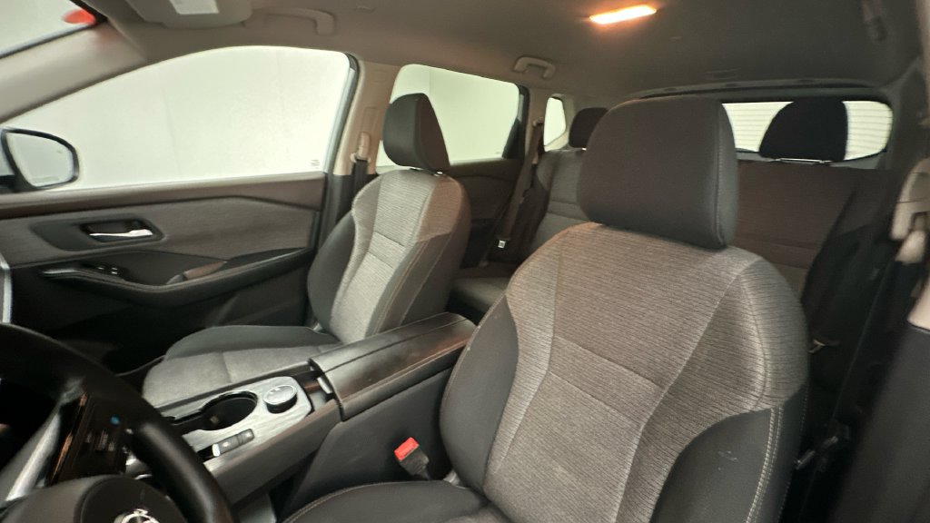Used 2022 Nissan Rogue SV AWD/4WD image 9